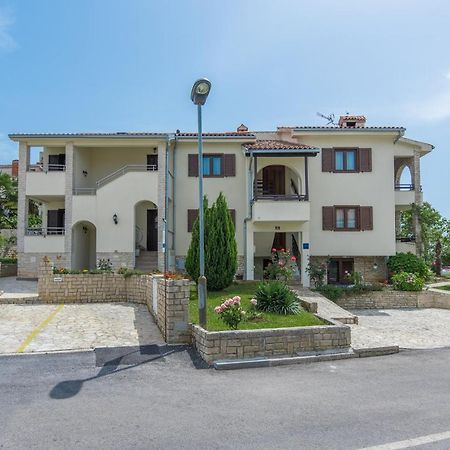 Apartmani Lorena Porec Exterior photo